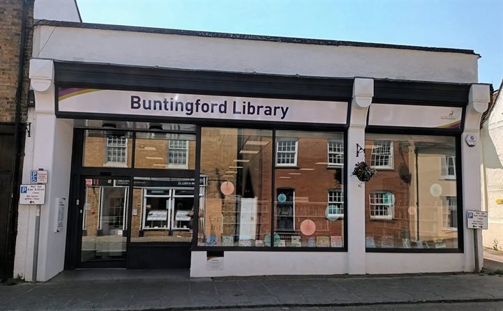 free-computer-and-tablet-access-buntingford-library