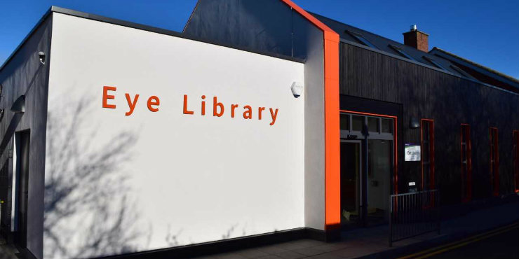 tech-support-session-at-eye-library
