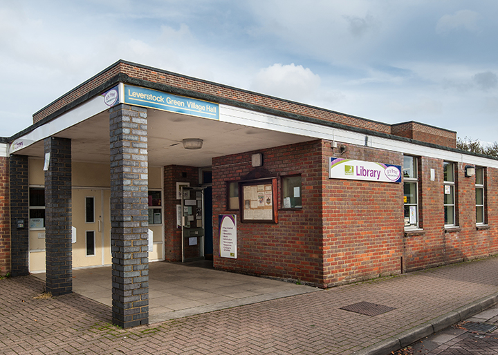 free-computer-and-tablet-access-leverstock-green-community-library