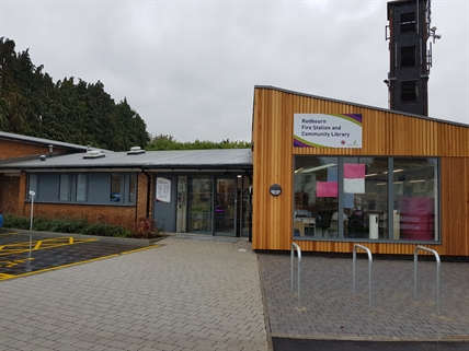 free-computer-and-tablet-access-redbourn-community-library
