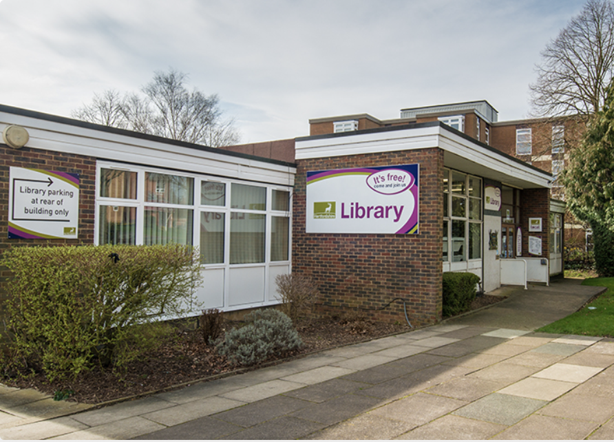 free-computer-and-tablet-access-woodhall-library