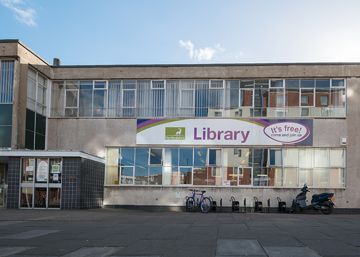 free-digital-support-stevenage-central-library